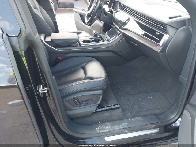 2019 AUDI Q8 WA1AVAF17KD010879 Photo 4