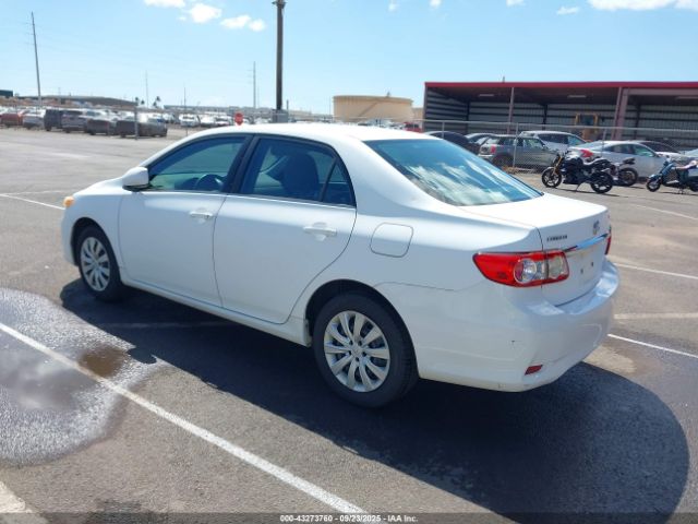 2013 TOYOTA COROLLA 2T1BU4EE0DC017157 Photo 2