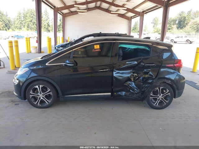 1G1FX6S0XH4174953 Chevrolet 2017