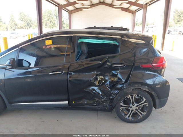 1G1FX6S0XH4174953 Chevrolet 2017