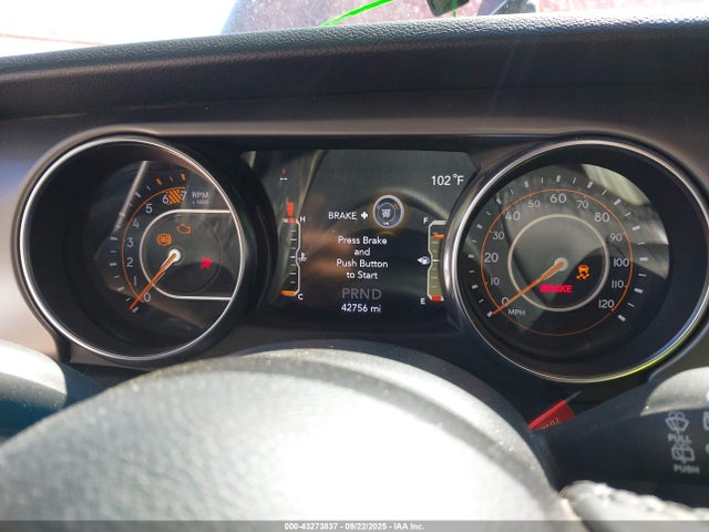 1C4GJXAN2MW857700 Jeep 2021