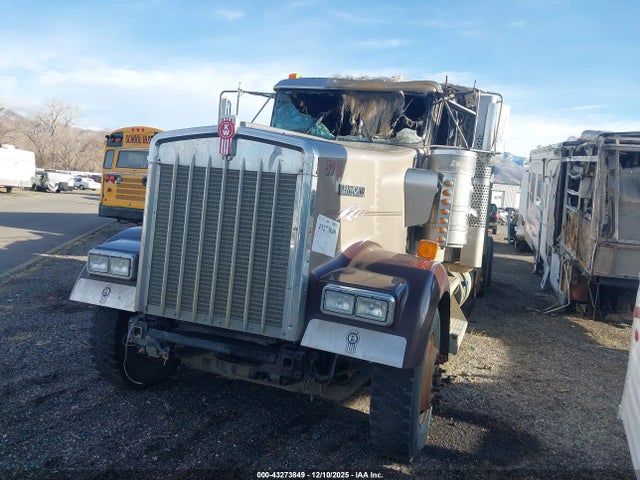 Kenworth Construction W900 2015 1XKWP49X3FR425878 Image 2