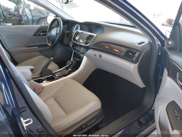 1HGCR2F85HA264138 Honda k24w1