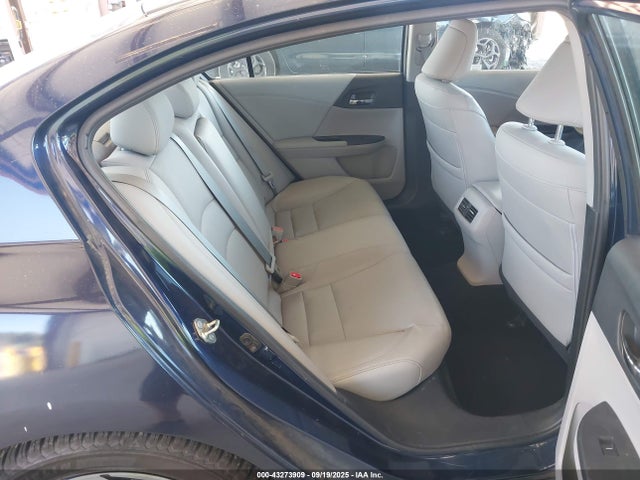 1HGCR2F85HA264138 Honda k24w1