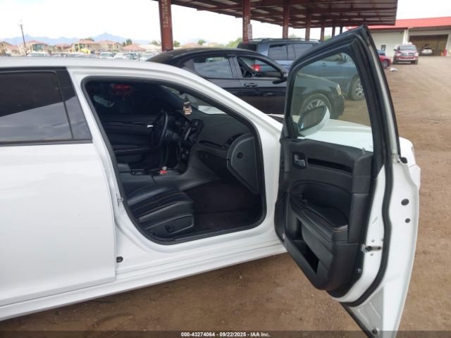 2017 CHRYSLER 300 2C3CCABG9HH668797 Photo 4