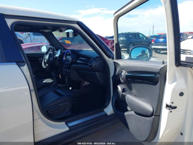 2016 MINI HARDTOP WMWXU3C5XG2B62955 Photo 4