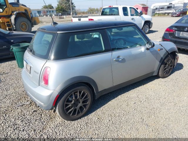 2006 MINI COOPER WMWRC33566TK67106 Photo 3