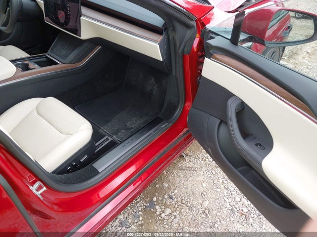 2025 TESLA MODEL S 5YJSA1E52SF549185 Photo 4