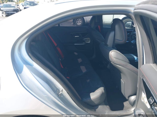 W1KAF8HB2RR229768 Mercedes-Benz m139