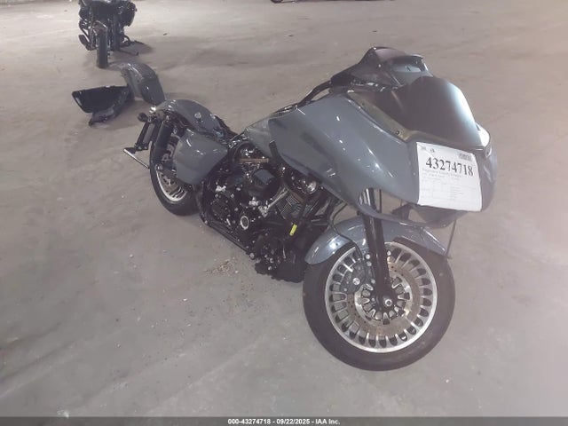 2022 HARLEY-DAVIDSON FLTRXST 1HD1ACL18NB643052