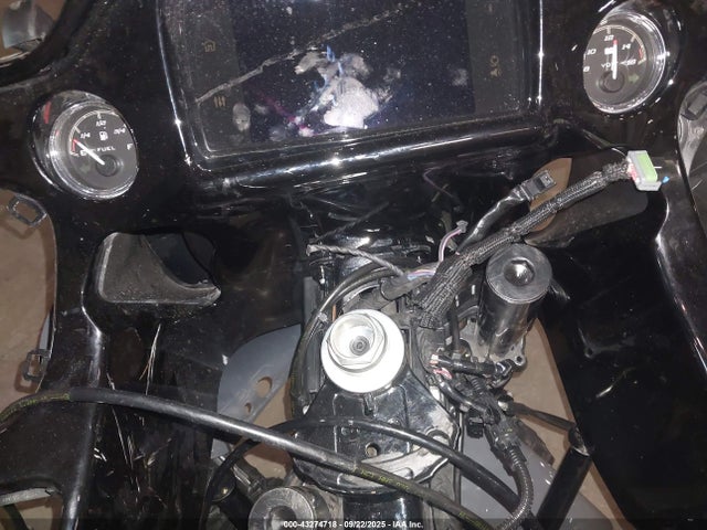 2022 HARLEY-DAVIDSON FLTRXST 1HD1ACL18NB643052 Photo 6