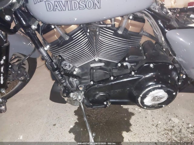 2022 HARLEY-DAVIDSON FLTRXST 1HD1ACL18NB643052 Photo 8