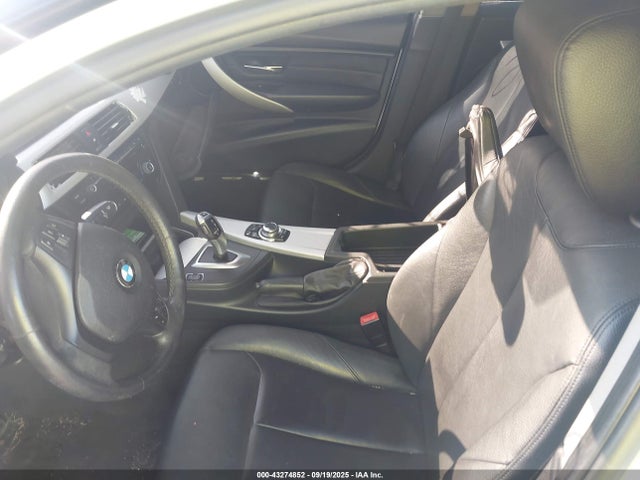 2013 Bmw 328i Xdrive მანქანა იყიდება აუქციონზე, vin: WBA3B5G57DNS00787, აუქციონის ნომერი: 43274852