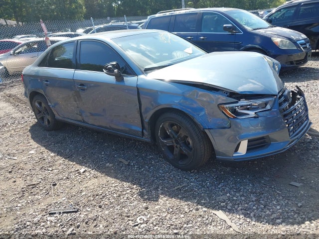 2017 AUDI A3 WAUB8GFF1H1044727 Photo 0