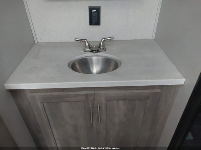 5ZT2XLSBXNZ794043 Forest River 27lrle1