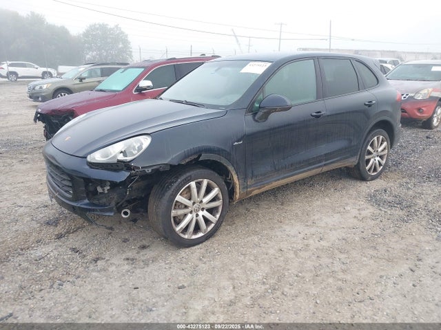 Porsche Cayenne 2016 WP1AF2A22GKA41497 Image 2