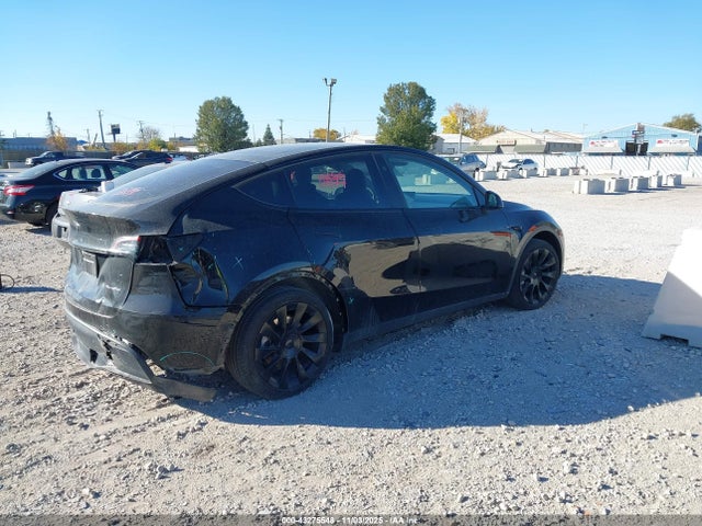 2023 TESLA MODEL Y 7SAYGDEE2PF851838 Photo 3