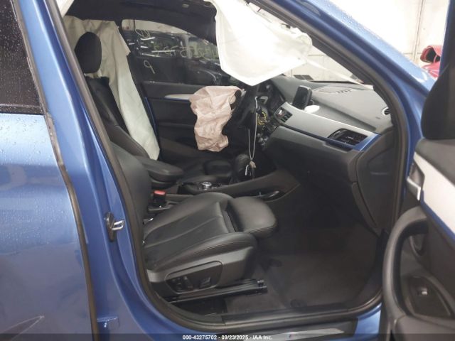 2018 BMW X1 WBXHT3C34J5L24481 Photo 4