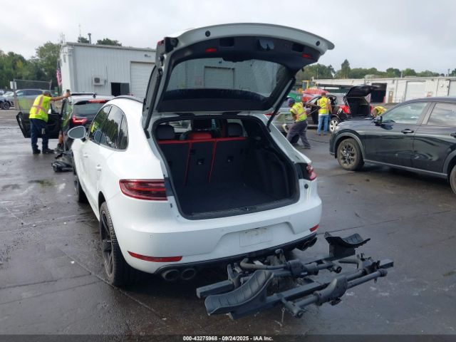 2017 PORSCHE MACAN WP1AF2A50HLB61143 Photo 2