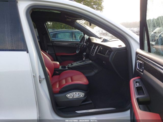 2017 PORSCHE MACAN WP1AF2A50HLB61143 Photo 4