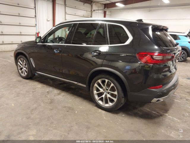 2019 BMW X5 5UXCR6C58KLK83888 Photo 2