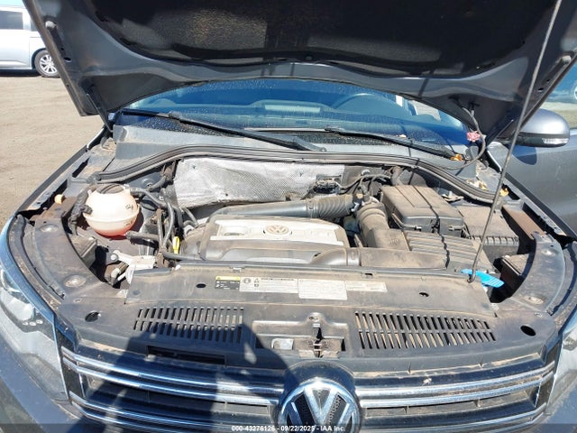 WVGVV7AX9HK038527 Volkswagen Tiguan 2.0t Sel