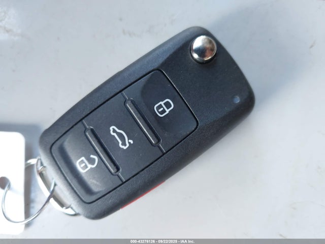 WVGVV7AX9HK038527 Volkswagen Tiguan 2.0t Sel