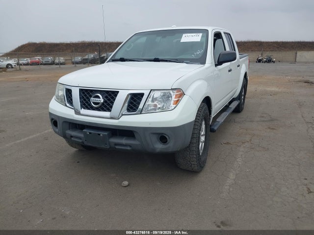 Nissan 2015 2015 1N6AD0ER4FN751322 Image 2