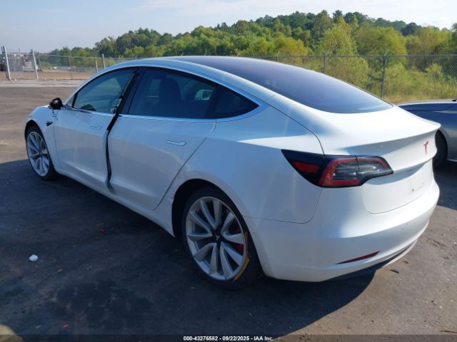 2018 TESLA MODEL 3 5YJ3E1EAXJF025089 Photo 2
