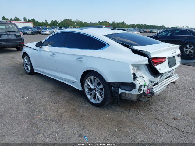 2022 AUDI A5 SPORTBACK WAUABCF57NA029755 Photo 2