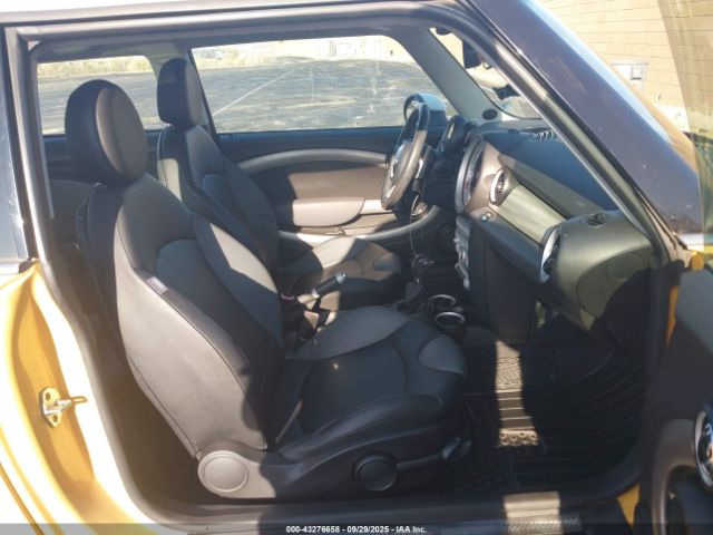 2009 MINI COOPER S WMWMF73559TV39707 Photo 4