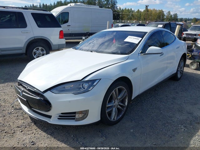 2014 TESLA MODEL S 5YJSA1H1XEFP53679 Photo 1