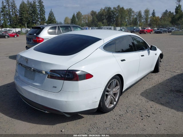 2014 TESLA MODEL S 5YJSA1H1XEFP53679 Photo 3