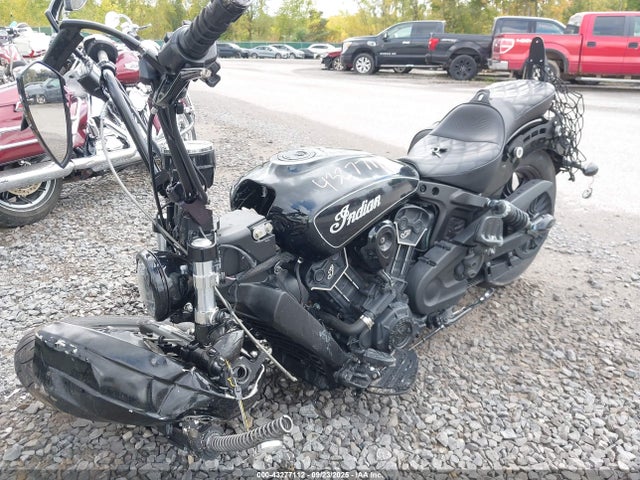 INDIAN MOTORCYCLE CO. 2021 2021 56KMSB112M3173922 Image 2