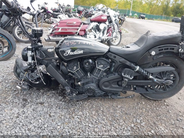 INDIAN MOTORCYCLE CO. 2021 2021 56KMSB112M3173922 Image 13