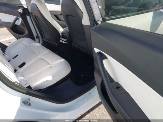 2021 TESLA MODEL Y 5YJYGDEE4MF252819 Photo 7