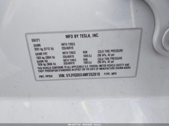 2021 TESLA MODEL Y 5YJYGDEE4MF252819 Photo 8