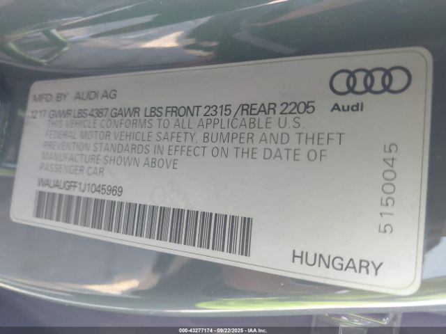 2018 AUDI A3 WAUAUGFF1J1045969 Photo 8