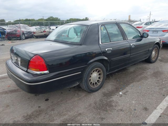 1999 FORD CROWN VICTORIA 2FAFP74W8XX176325 Photo 3