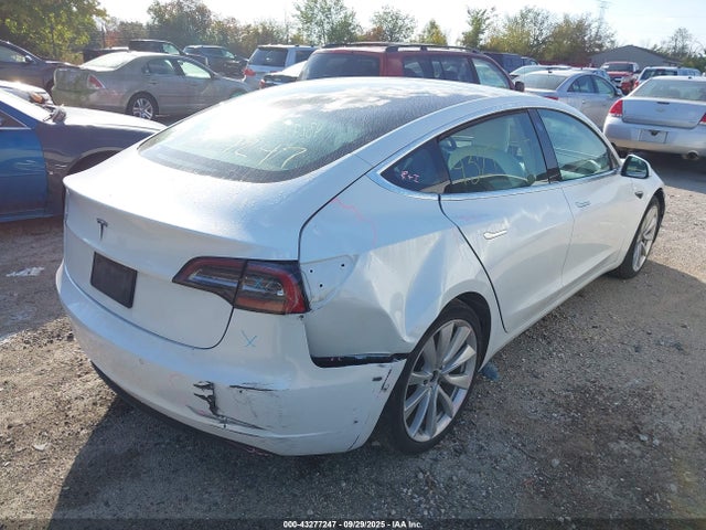 2019 TESLA MODEL 3 5YJ3E1EA3KF417932 Photo 3