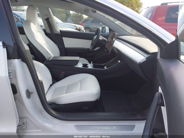 2019 TESLA MODEL 3 5YJ3E1EA3KF417932 Photo 4