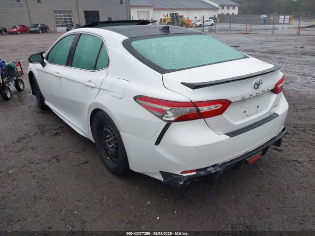 2019 TOYOTA CAMRY 4T1B61HK1KU823093 Photo 2