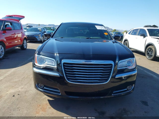2013 Chrysler 300 Motown მანქანა იყიდება აუქციონზე, vin: 2C3CCAAG9DH588654, აუქციონის ნომერი: 43277504