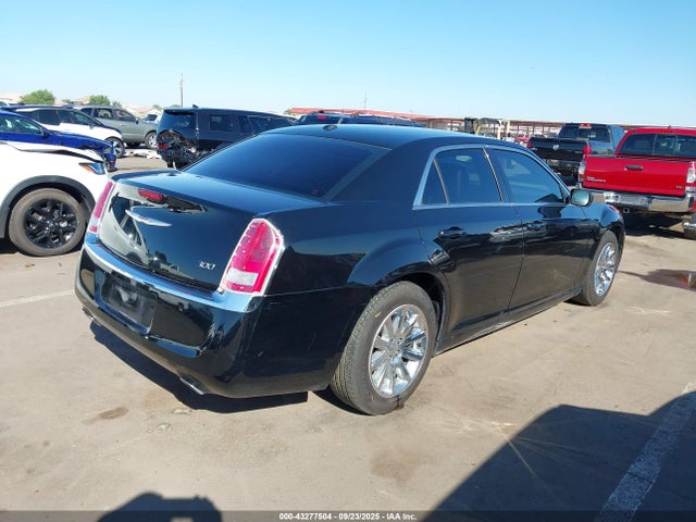 2013 Chrysler 300 Motown მანქანა იყიდება აუქციონზე, vin: 2C3CCAAG9DH588654, აუქციონის ნომერი: 43277504