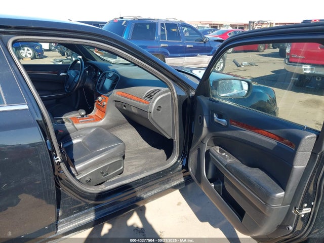 2013 Chrysler 300 Motown მანქანა იყიდება აუქციონზე, vin: 2C3CCAAG9DH588654, აუქციონის ნომერი: 43277504