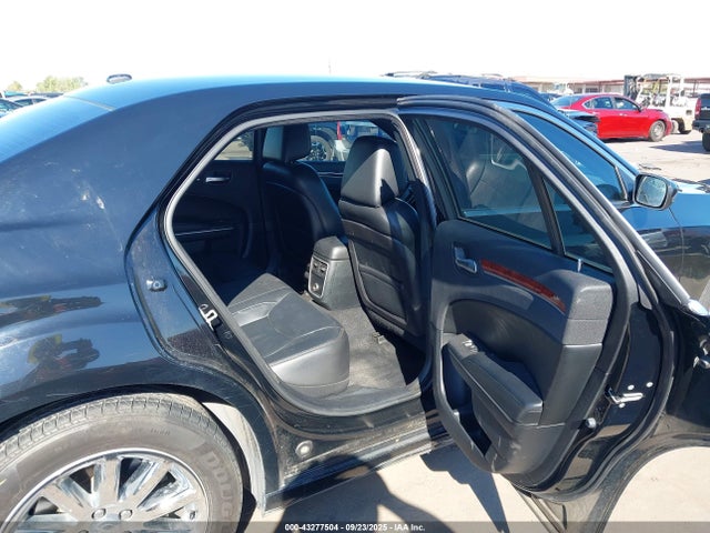 2013 Chrysler 300 Motown მანქანა იყიდება აუქციონზე, vin: 2C3CCAAG9DH588654, აუქციონის ნომერი: 43277504