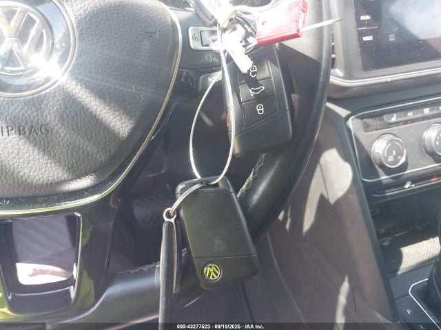 1V2CR2CA2JC567294 Volkswagen fsi