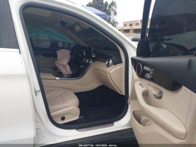 2017 MERCEDES-BENZ GLC 300 WDC0G4KB7HF156556 Photo 4