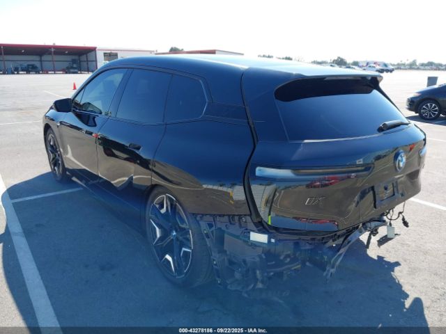 2025 BMW IX WB533CF08SCT03201 Photo 2