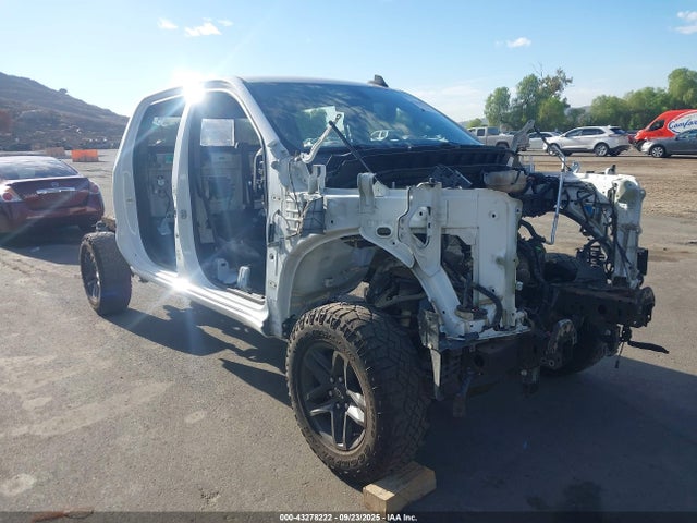 2020 Chevrolet Silverado 1500 4wd  Short Bed Lt Trail Boss მანქანა იყიდება აუქციონზე, vin: 3GCPYFEL5LG376688, აუქციონის ნომერი: 43278222